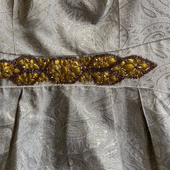 Cream and Gold Dress - Picture 6 of 9